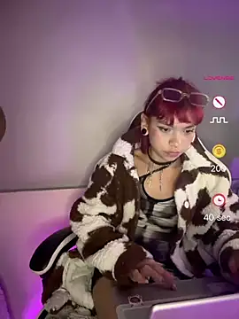 Snapshot of xLilyAngelx_ chatting on 06/26/26, 10:41 xLilyAngelx online show from 06/26/26, 10:41