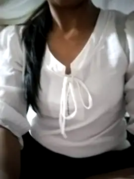 Snapshot of Helen-nn chatting on 06/23/26, 11:30 Helen-nn online show from 06/23/26, 11:30