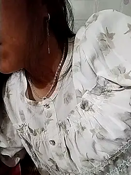 Snapshot of Helen-nn chatting on 07/28/26, 12:48 Helen-nn online show from 07/28/26, 12:48