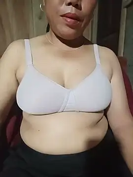 Snapshot of Lotus_09 chatting on 07/16/26, 03:51 Lotus 09 online show from 07/16/26, 03:51