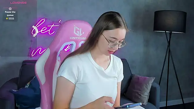 Lucy Green online show from 07/15/26, 12:49