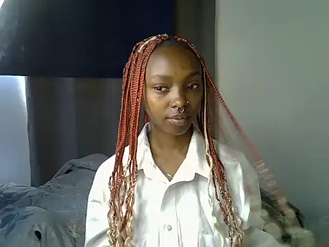 Snapshot of Petiteliz chatting on 06/16/26, 08:06 Petiteliz online show from 06/16/26, 08:06