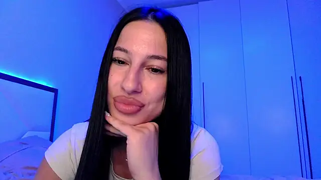 delly llove online show from 06/17/26, 07:59