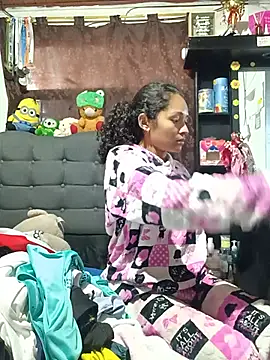 Snapshot of Estrella2001 chatting on 07/14/26, 08:58 Estrella2001 online show from 07/14/26, 08:58