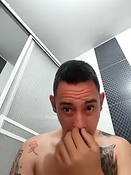 Snapshot of DANTECROS chatting on 07/11/26, 03:59 DANTECROS online show from 07/11/26, 03:59