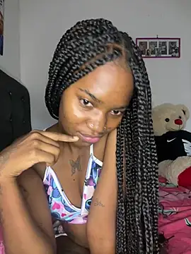 Snapshot of ShakiraThompss18 chatting on 07/02/26, 03:23 ShakiraThompss18 online show from 07/02/26, 03:23