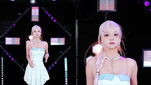 Snapshot of Alice-520 chatting on 07/19/26, 10:41 Alice-520 online show from 07/19/26, 10:41