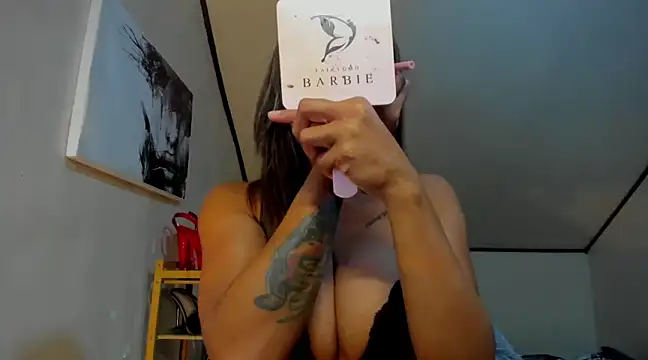 Snapshot of xServiceDollx chatting on 03/11/25, 10:07 xServiceDollx online show from 03/11/25, 10:07