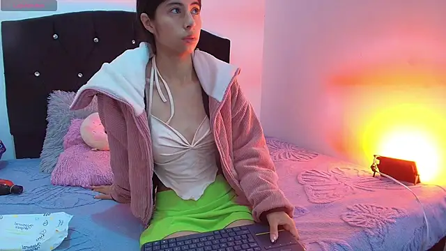 Dahlia  Vixen online show from 08/05/26, 11:24