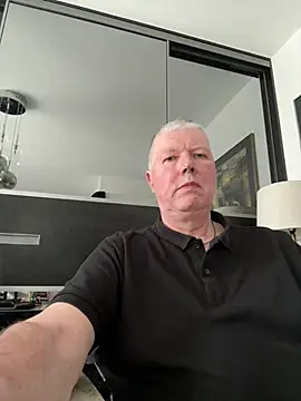 Snapshot of cumboy chatting on 03/17/26, 11:02 cumboy online show from 03/17/26, 11:02