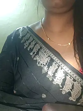 Snapshot of prethutamil chatting on 08/04/26, 04:09 prethutamil online show from 08/04/26, 04:09