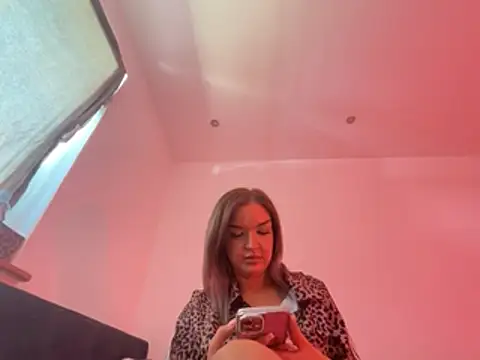 Snapshot of elina_amara_ chatting on 06/16/26, 03:14 elina amara online show from 06/16/26, 03:14