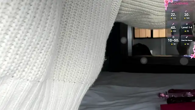 Snapshot of sharlottedoll chatting on 07/26/26, 12:12 sharlottedoll online show from 07/26/26, 12:12