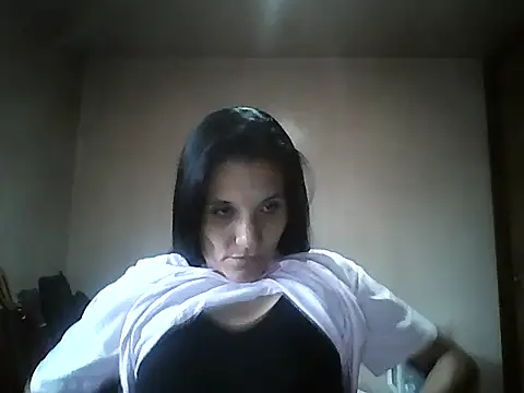 Snapshot of mianova12 chatting on 06/21/26, 10:12 mianova12 online show from 06/21/26, 10:12