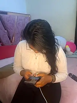 Snapshot of sophiagomezx chatting on 07/29/26, 12:42 sophiagomezx online show from 07/29/26, 12:42