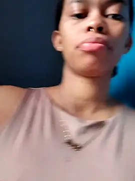 Snapshot of caroline_brunete chatting on 06/19/26, 02:32 caroline brunete online show from 06/19/26, 02:32