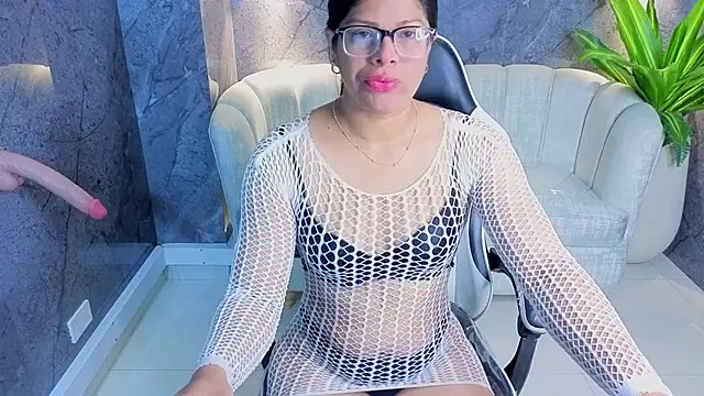 Snapshot of sarah_bay_tx chatting on 07/26/26, 12:34 sarah bay tx online show from 07/26/26, 12:34