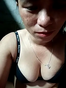 Snapshot of chychy113 chatting on 06/27/26, 04:34 chychy113 online show from 06/27/26, 04:34