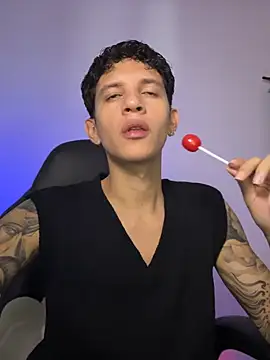 tylerrnova online show from 06/25/26, 03:28