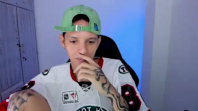 tylerrnova online show from 06/26/26, 03:22