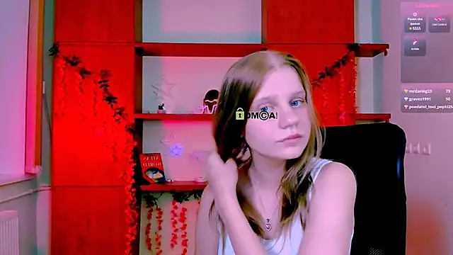 Snapshot of bella_sky11 chatting on 06/27/26, 12:22 bella sky11 online show from 06/27/26, 12:22