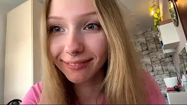 Snapshot of BivalentFalloff chatting on 07/01/26, 09:33 BivalentFalloff online show from 07/01/26, 09:33