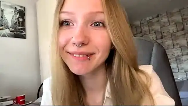 Snapshot of BivalentFalloff chatting on 07/14/26, 04:17 BivalentFalloff online show from 07/14/26, 04:17