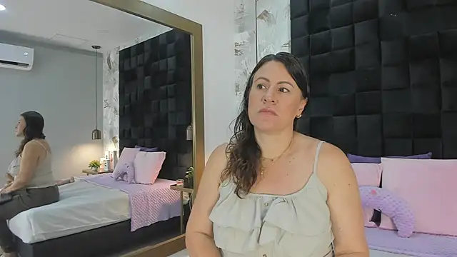 CharlotteG  online show from 07/05/26, 01:29
