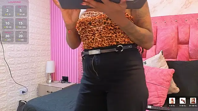 Snapshot of sofiagold92 chatting on 08/07/26, 01:29 sofiagold92 online show from 08/07/26, 01:29