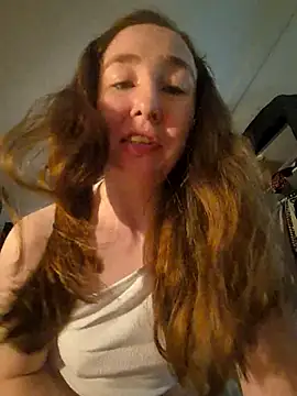 Snapshot of Roughredhead421 chatting on 06/18/26, 07:52 Roughredhead421 online show from 06/18/26, 07:52