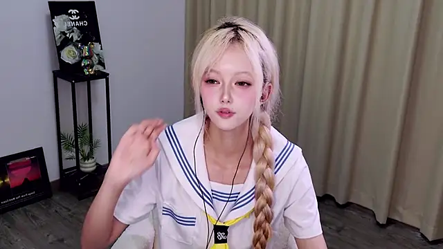 Hot--01 online show from 07/25/26, 08:34