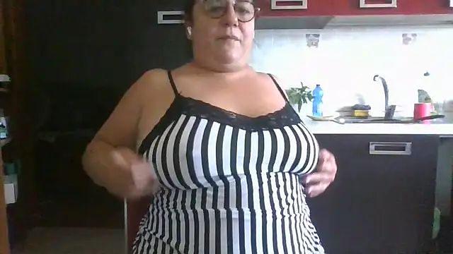 Snapshot of MissEva10 chatting on 07/23/26, 10:02 MissEva10 online show from 07/23/26, 10:02
