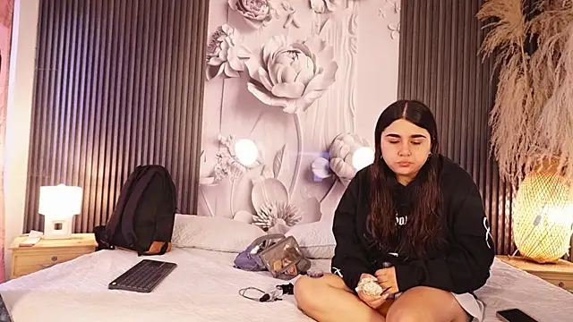 GabbyAndDominic online show from 07/16/26, 12:44