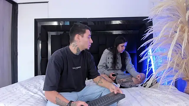 GabbyAndDominic online show from 08/04/26, 11:57