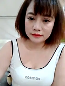 Snapshot of Bee-naa chatting on 07/30/26, 04:50 Bee-naa online show from 07/30/26, 04:50
