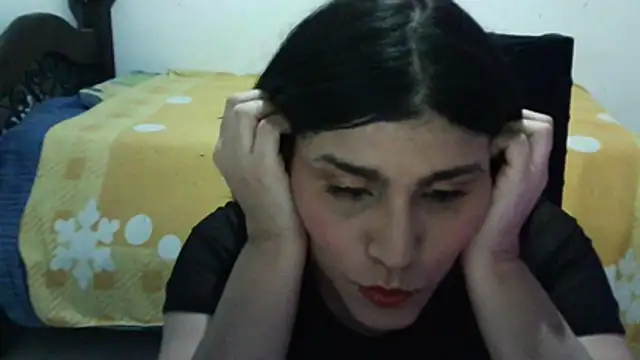 Snapshot of CarolinaMoretti chatting on 08/04/26, 11:40 CarolinaMoretti online show from 08/04/26, 11:40