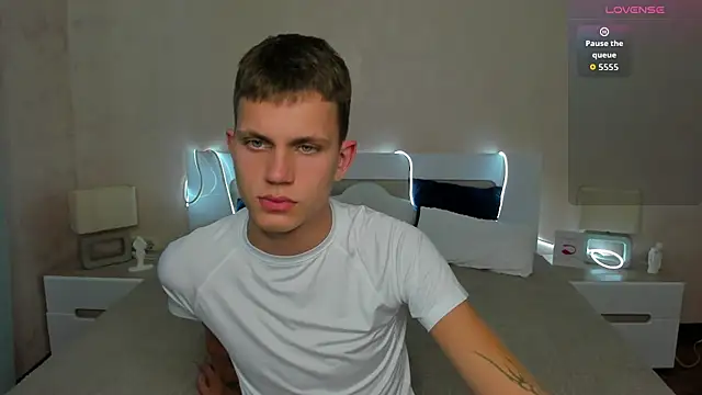 m0neyken online show from 07/10/26, 03:00