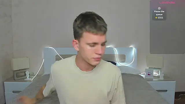 m0neyken online show from 07/17/26, 02:18