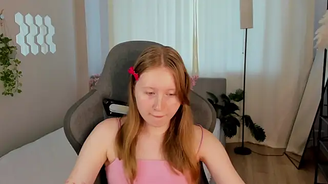 Snapshot of LiliTiny chatting on 08/02/26, 10:14 LiliTiny online show from 08/02/26, 10:14