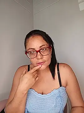 Snapshot of DiablaProhibida chatting on 06/20/26, 04:54 DiablaProhibida online show from 06/20/26, 04:54