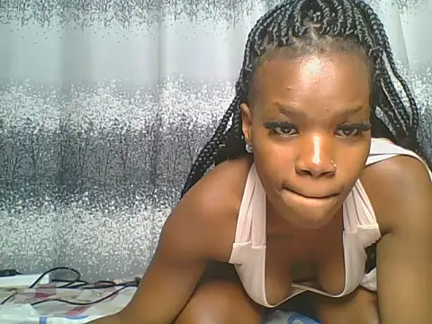 Snapshot of Zoe__3 chatting on 06/19/26, 06:45 Zoe 3 online show from 06/19/26, 06:45
