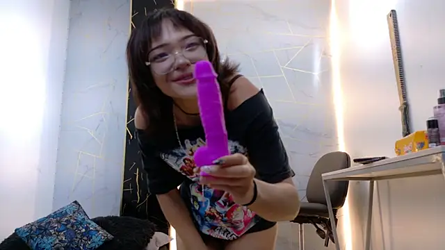 Snapshot of Nix_Siren chatting on 08/08/26, 01:13 Nix Siren online show from 08/08/26, 01:13