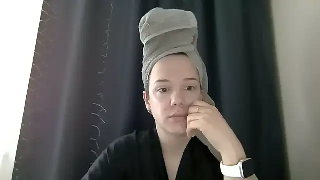 Snapshot of Nivella chatting on 06/24/26, 09:52 Nivella online show from 06/24/26, 09:52