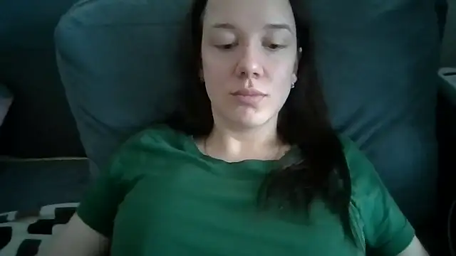 Snapshot of Nivella chatting on 07/05/26, 10:11 Nivella online show from 07/05/26, 10:11
