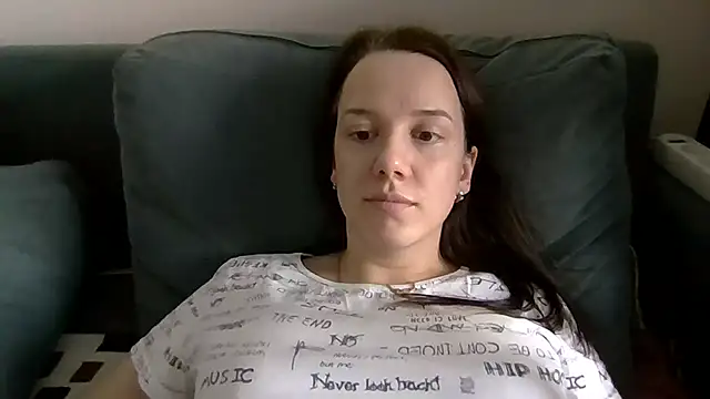 Snapshot of Nivella chatting on 07/06/26, 03:03 Nivella online show from 07/06/26, 03:03