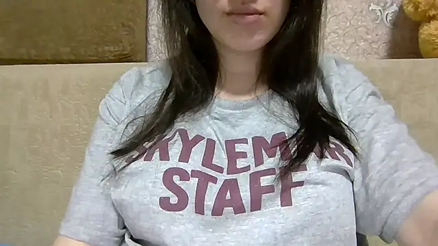 Snapshot of Nivella chatting on 07/18/26, 06:34 Nivella online show from 07/18/26, 06:34