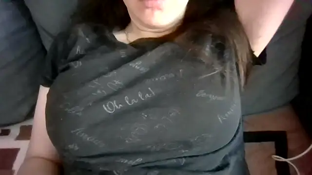 Snapshot of Nivella chatting on 08/09/26, 10:20 Nivella online show from 08/09/26, 10:20