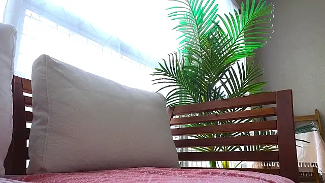 Snapshot of MySweetSofie chatting on 03/06/25, 12:00 MySweetSofie online show from 03/06/25, 12:00