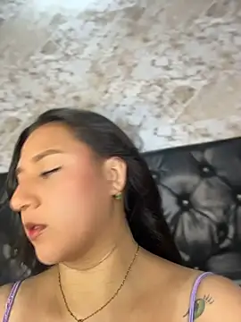 Snapshot of Lau_Dreamgirl chatting on 06/26/26, 06:01 Lau Dreamgirl online show from 06/26/26, 06:01