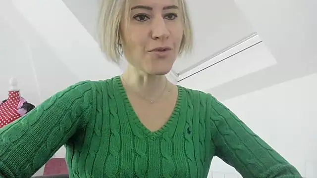 Ssoniaaa online show from 02/14/25, 02:02